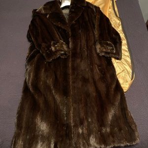 Gorgeous,mildly worn,meticulously kept,original Kakas Furs of Boston mink jacket